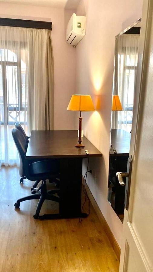 Luxurious 3 Bedroom Rustic Apartment Overlooking Huge Garden - For Families And Couples Κάιρο Εξωτερικό φωτογραφία